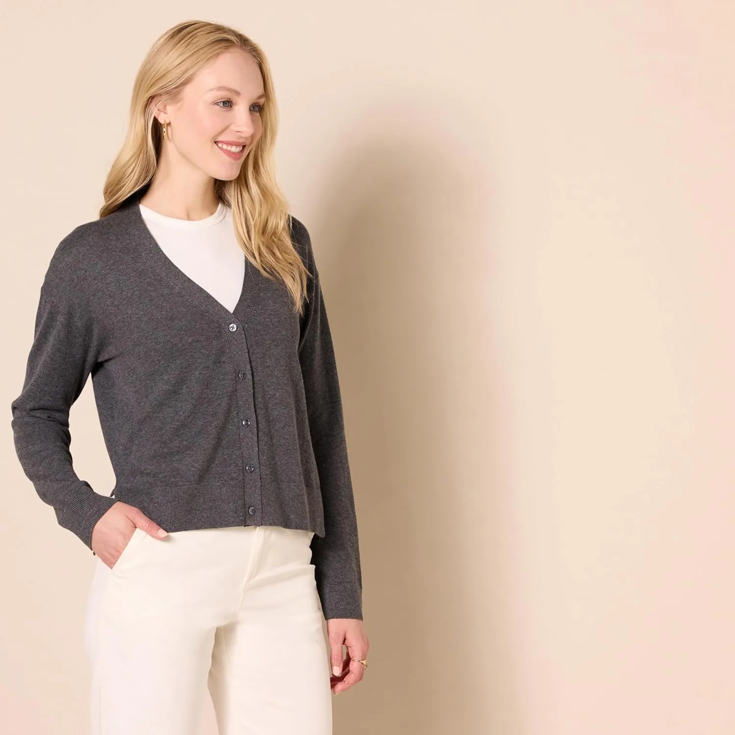 Amazon Essentials Women's V-Neck Lightweight Cropped Relaxed-Fit Cardigan Sweater