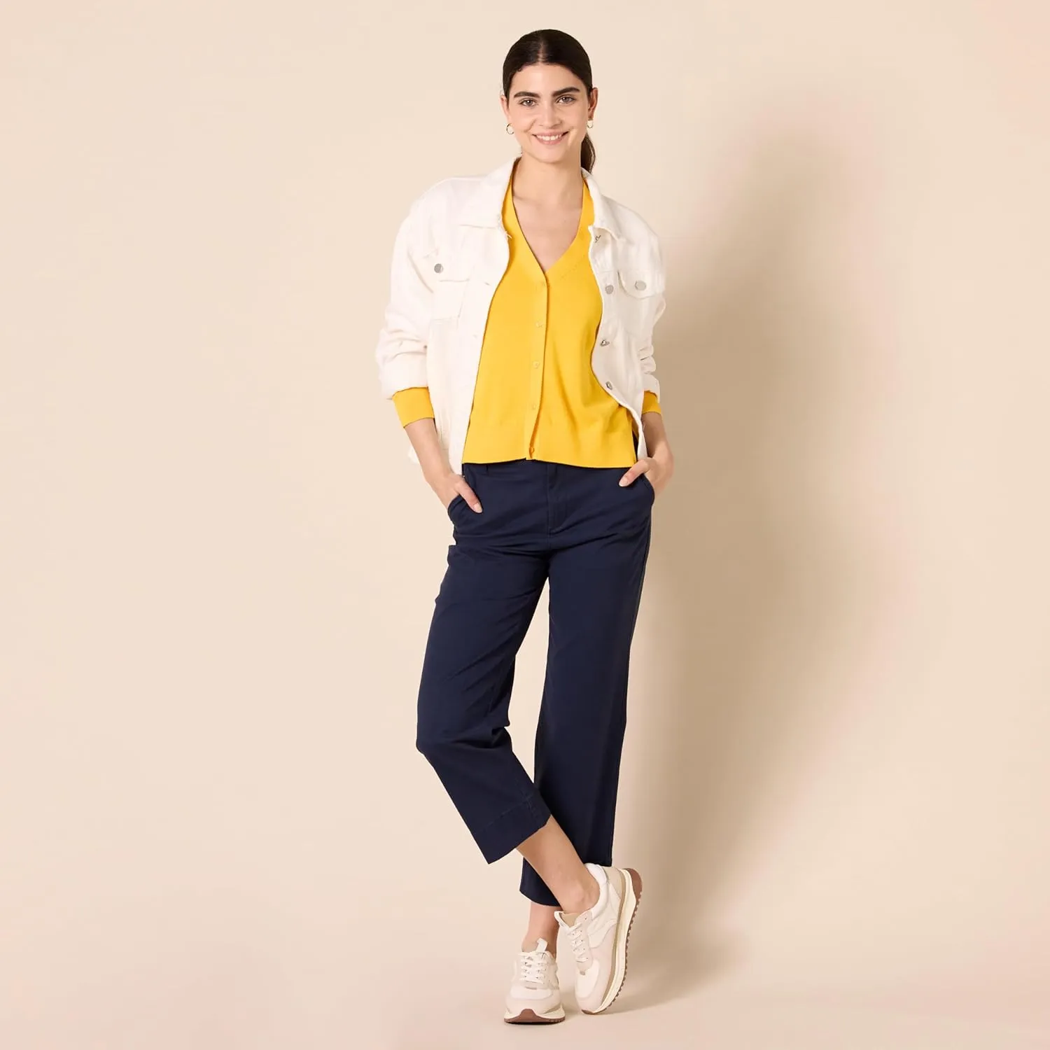 Amazon Essentials Women's V-Neck Lightweight Cropped Relaxed-Fit Cardigan Sweater