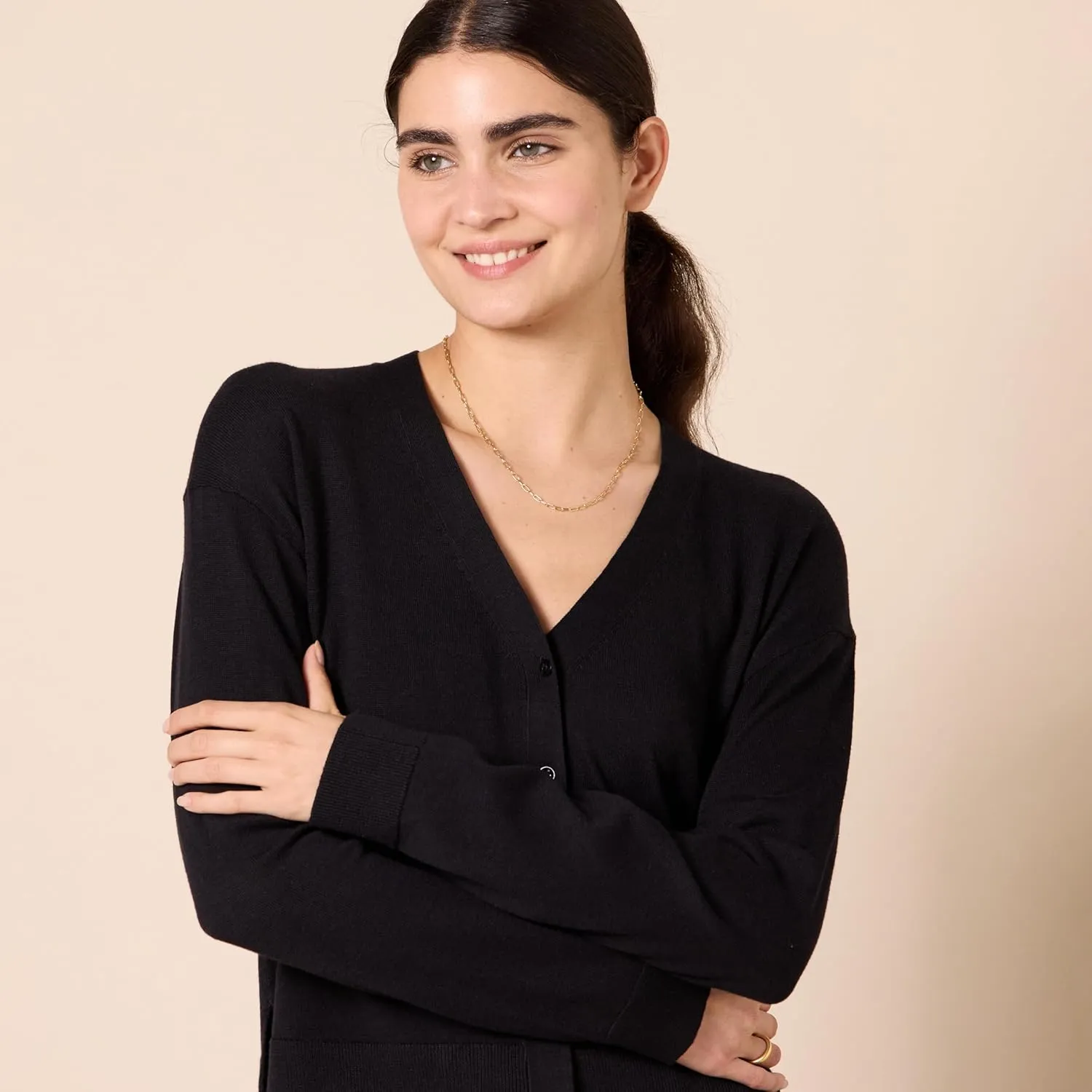 Amazon Essentials Women's V-Neck Lightweight Cropped Relaxed-Fit Cardigan Sweater