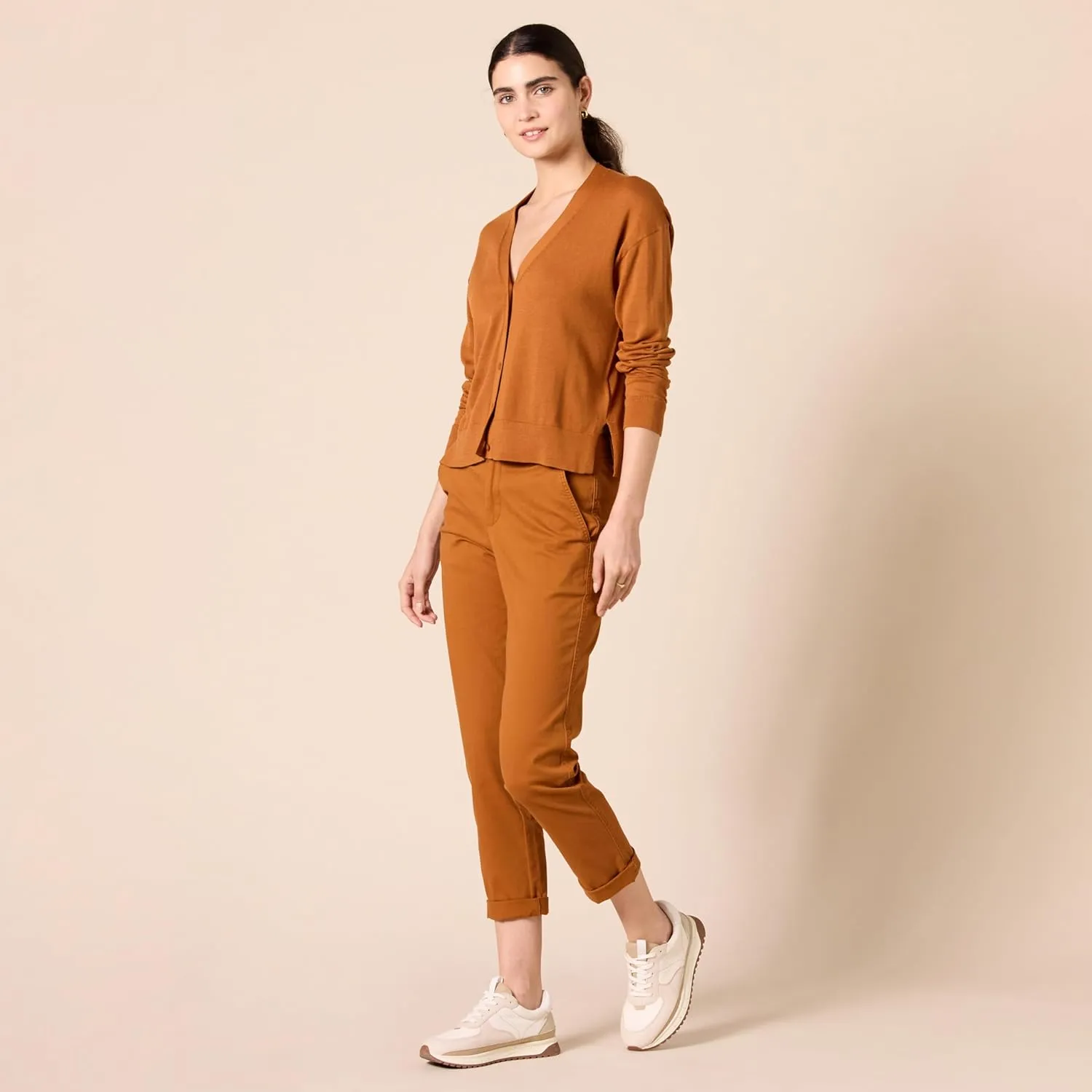 Amazon Essentials Women's V-Neck Lightweight Cropped Relaxed-Fit Cardigan Sweater