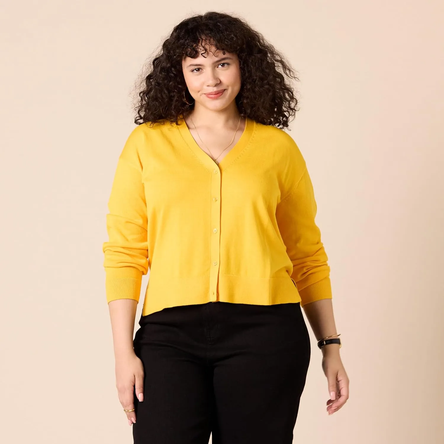 Amazon Essentials Women's V-Neck Lightweight Cropped Relaxed-Fit Cardigan Sweater
