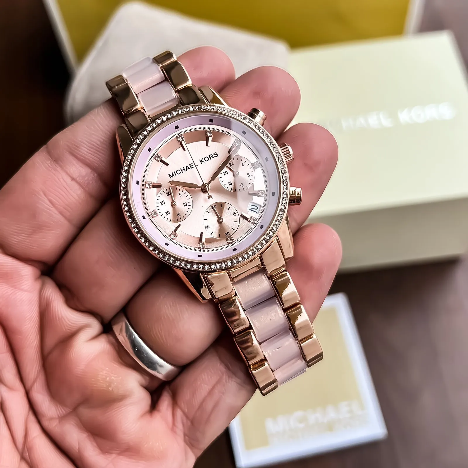 Chosmogragh Watch With Rose Gold Metal Case & Pink Dial Dated Multicolor Strap Watch For Women's Design For Girl Or Woman Best Gift Date Watch- MK-3607