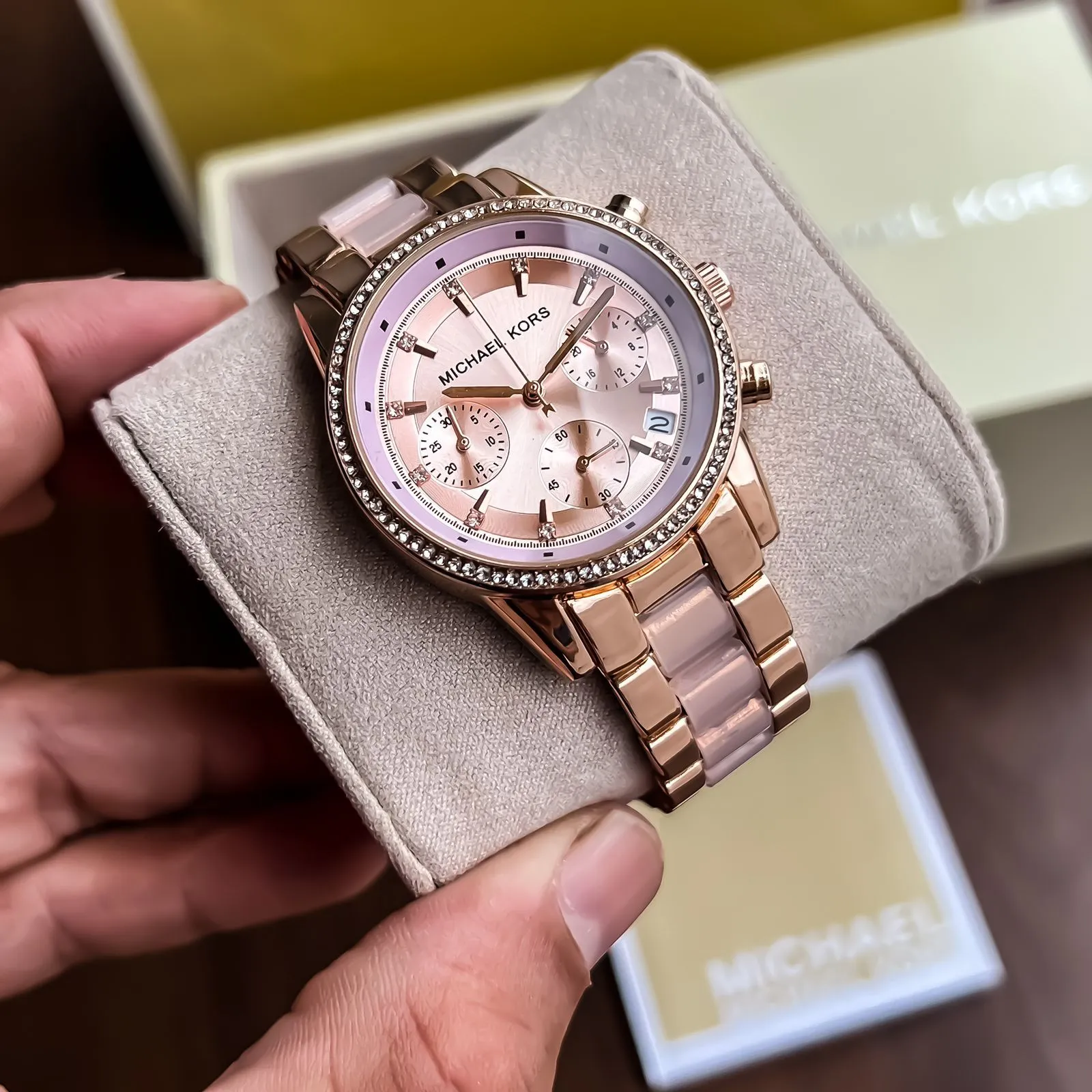 Chosmogragh Watch With Rose Gold Metal Case & Pink Dial Dated Multicolor Strap Watch For Women's Design For Girl Or Woman Best Gift Date Watch- MK-3607