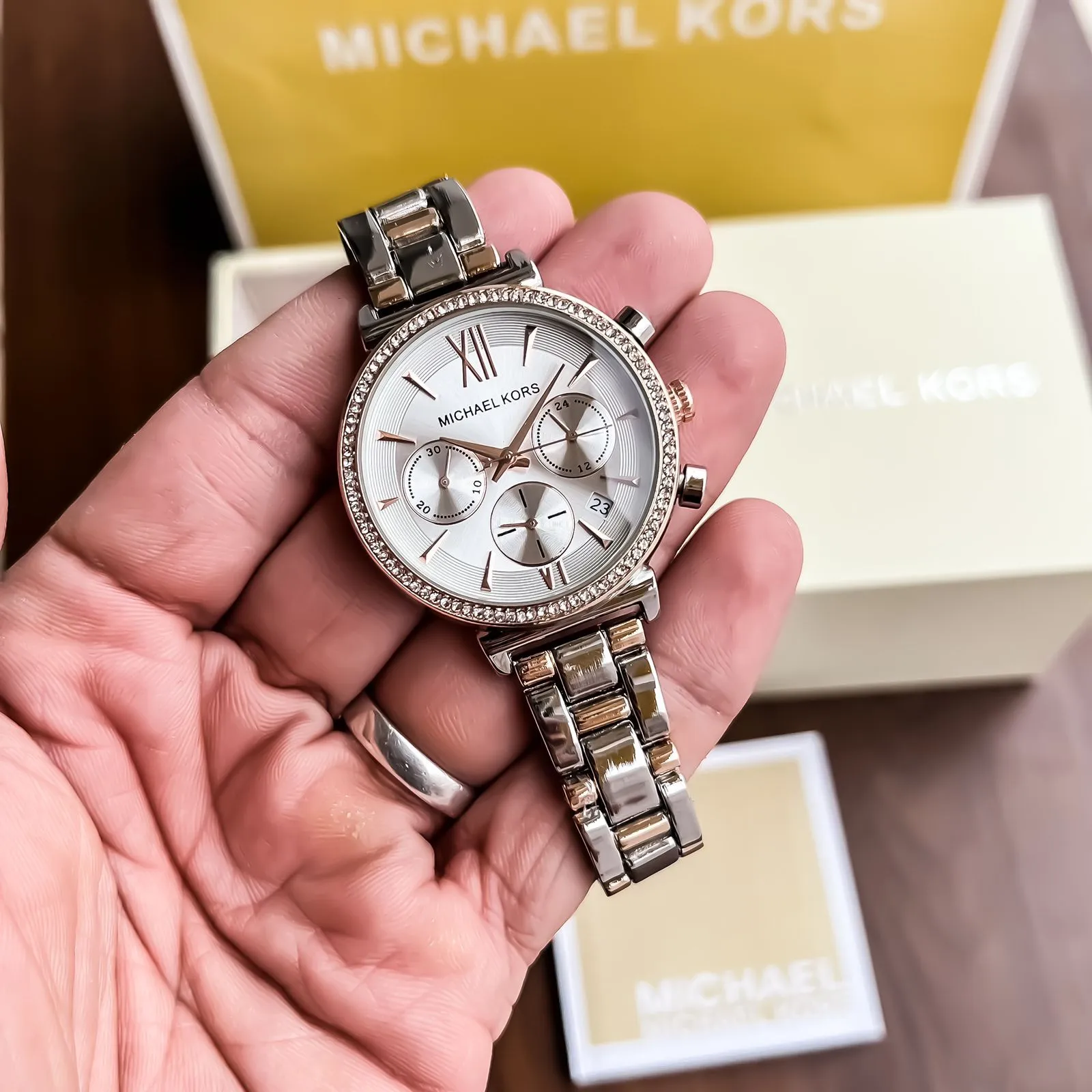 Chosmogragh Watch With Stainless Steel Case And White Dial Dated Multicolor Strap Watch For Women's Design For Girl Or Woman Best Gift Date Watch MK-6558