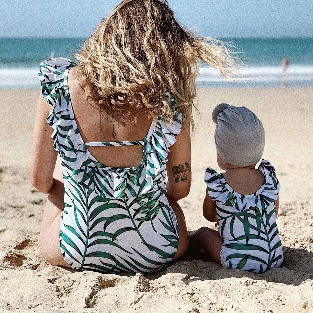 Green Leaf Print Family Matching Swimsuits With Baby