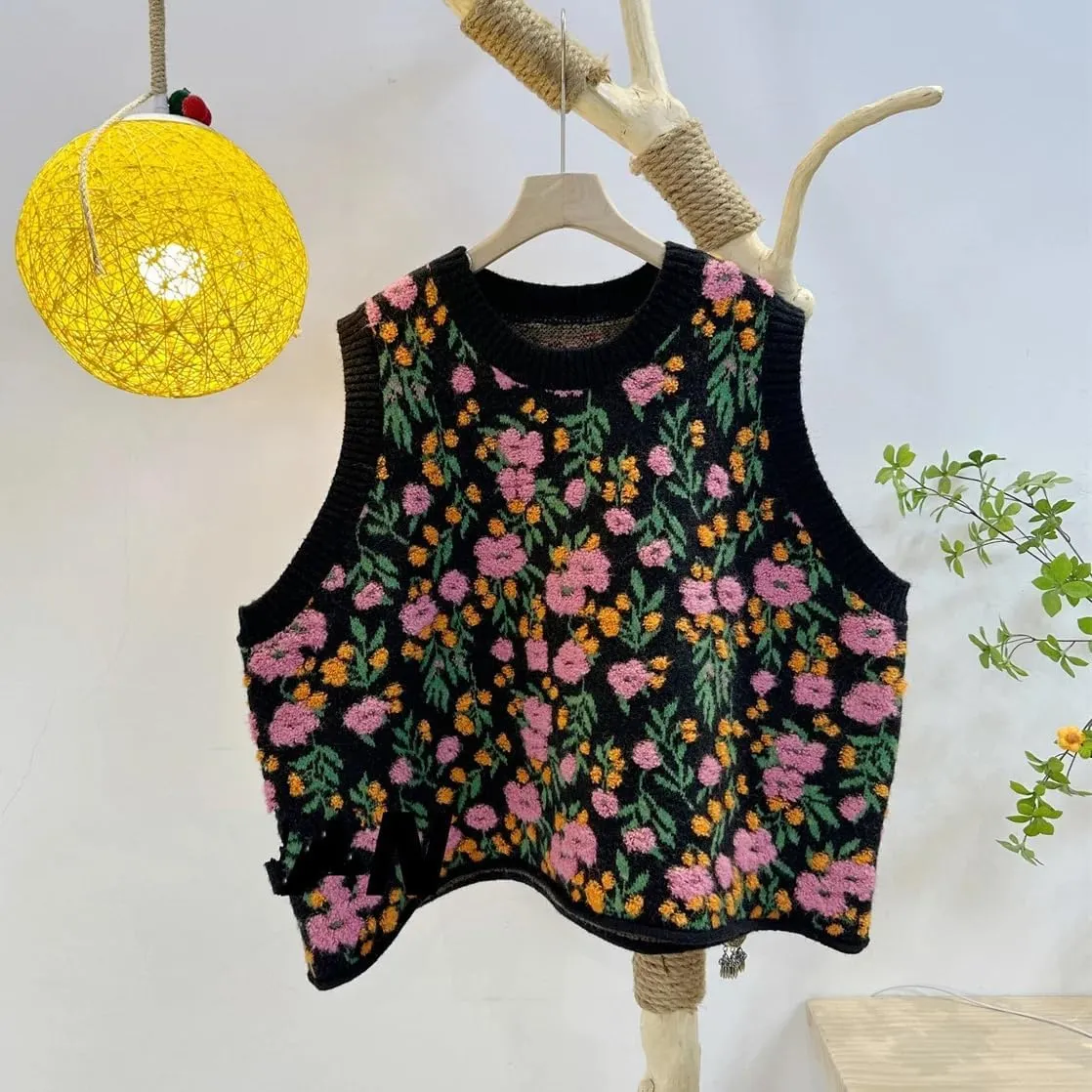 Lunoakvo Women Pink Peach Flower Embroidery Knitted Sleeveless O-Neck Knitwear Sweater Vest