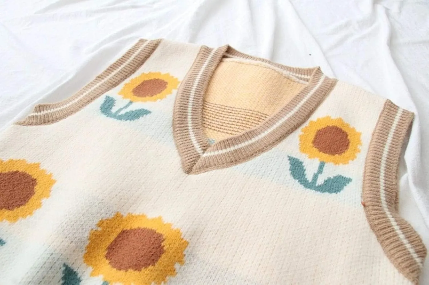 Lunoakvo Women Pink Peach Flower Embroidery Knitted Sleeveless O-Neck Knitwear Sweater Vest
