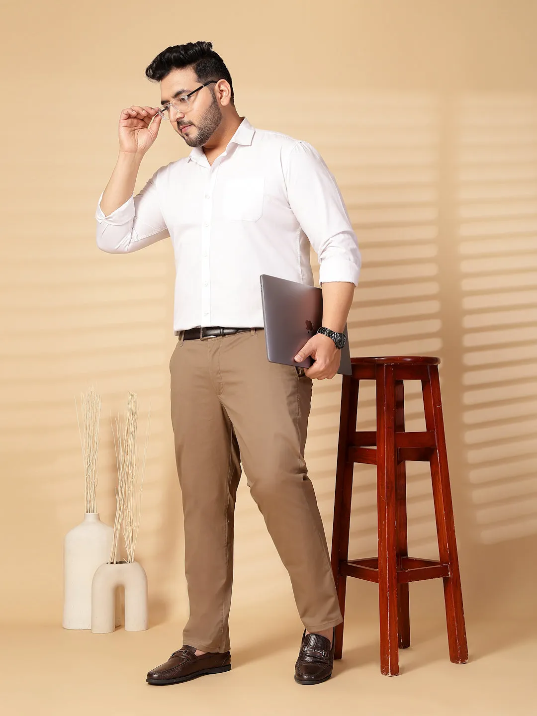 Men Regular Fit Mid-Rise Cotton Chinos Trousers