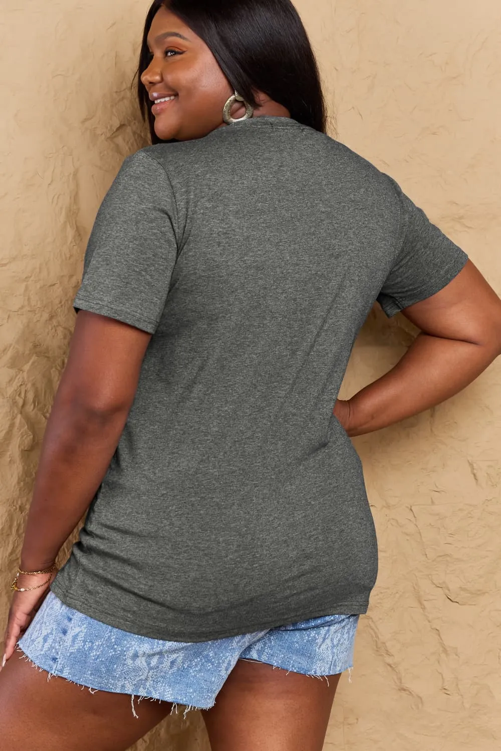 "Mom Life" Graphic T-Shirt - Casual Style | 100% Cotton