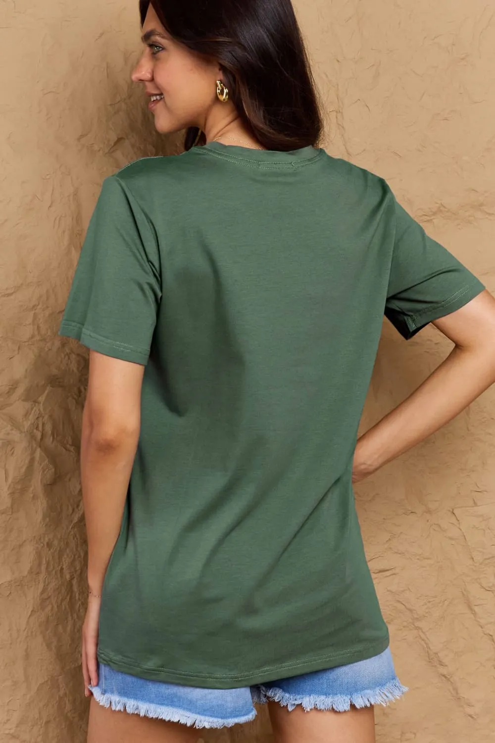 "Mom Life" Graphic T-Shirt - Casual Style | 100% Cotton