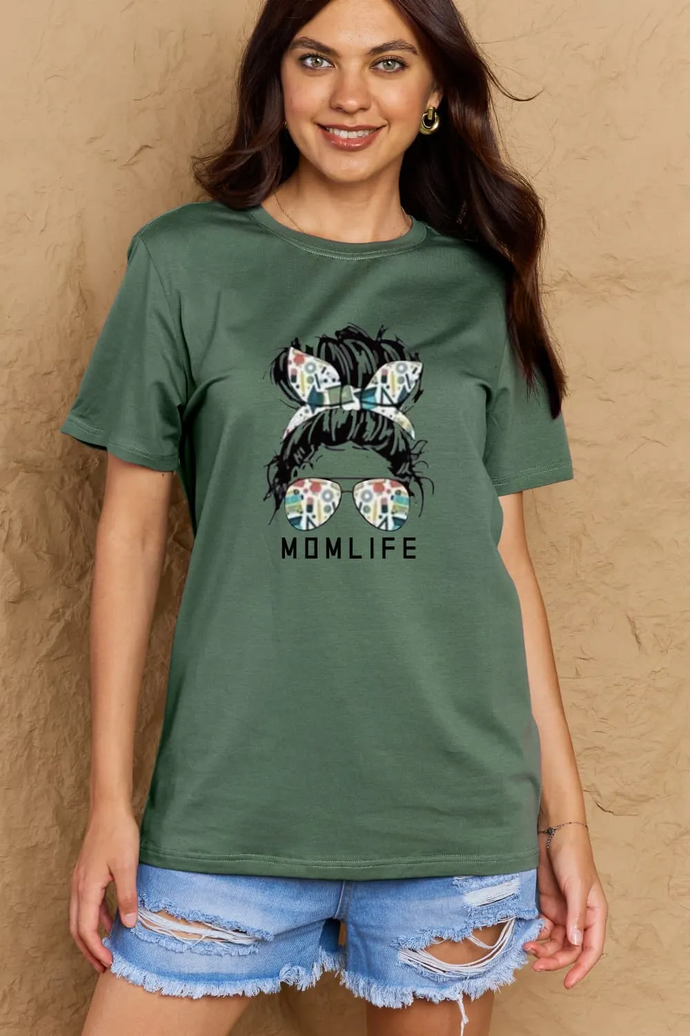 "Mom Life" Graphic T-Shirt - Casual Style | 100% Cotton