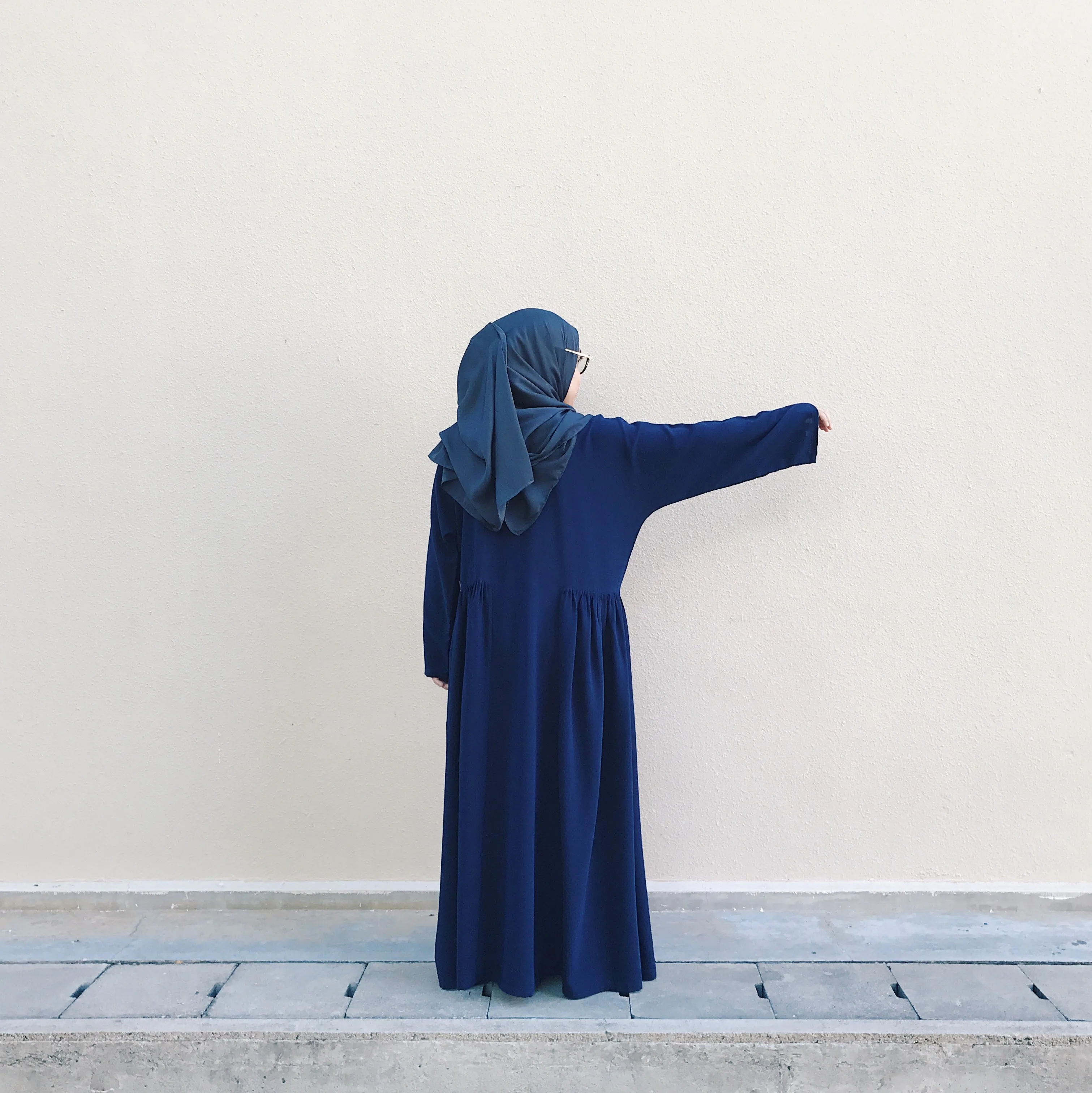 Side Ruffle Dress : Navy