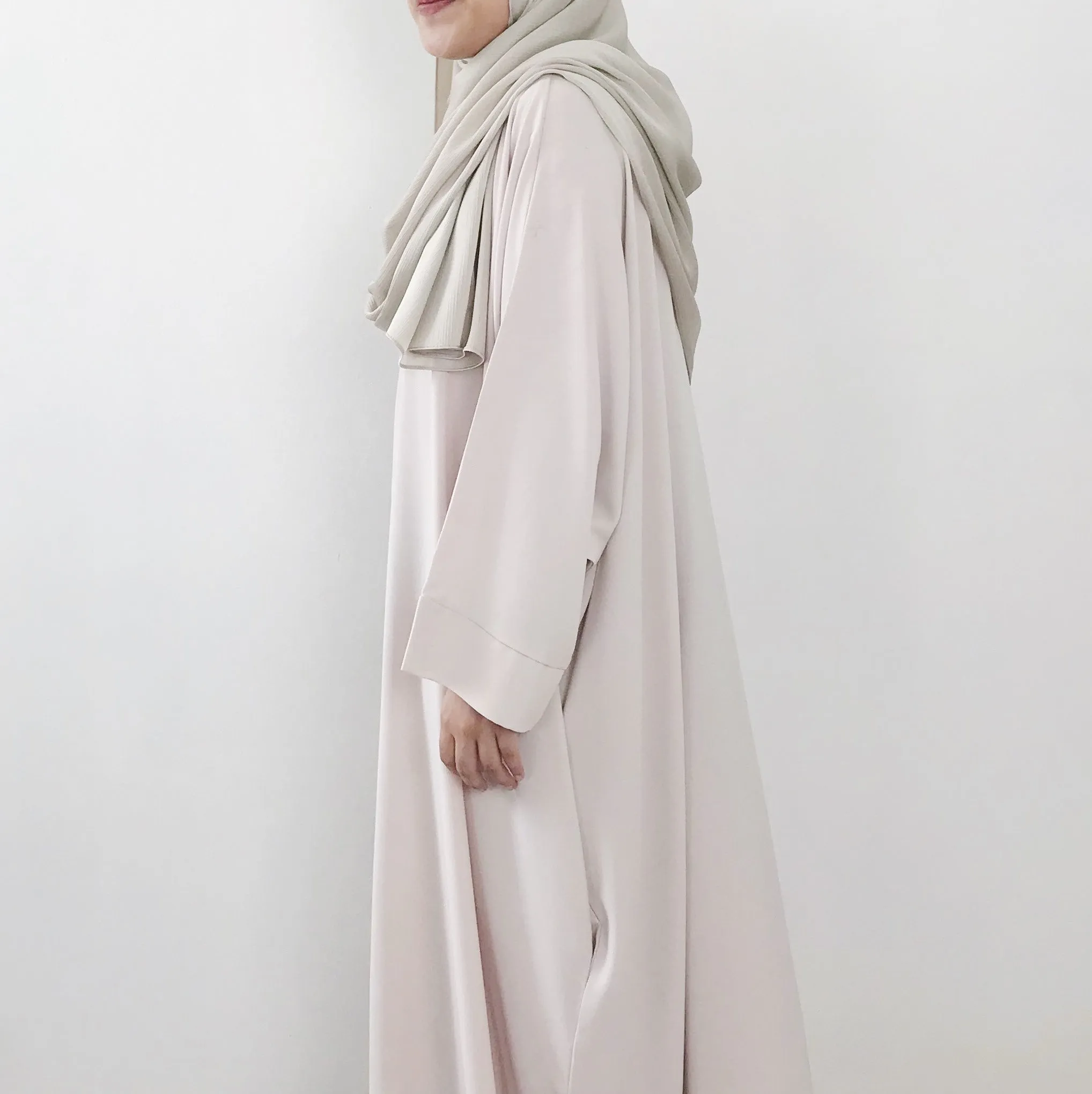 Textured Satin : Champagne