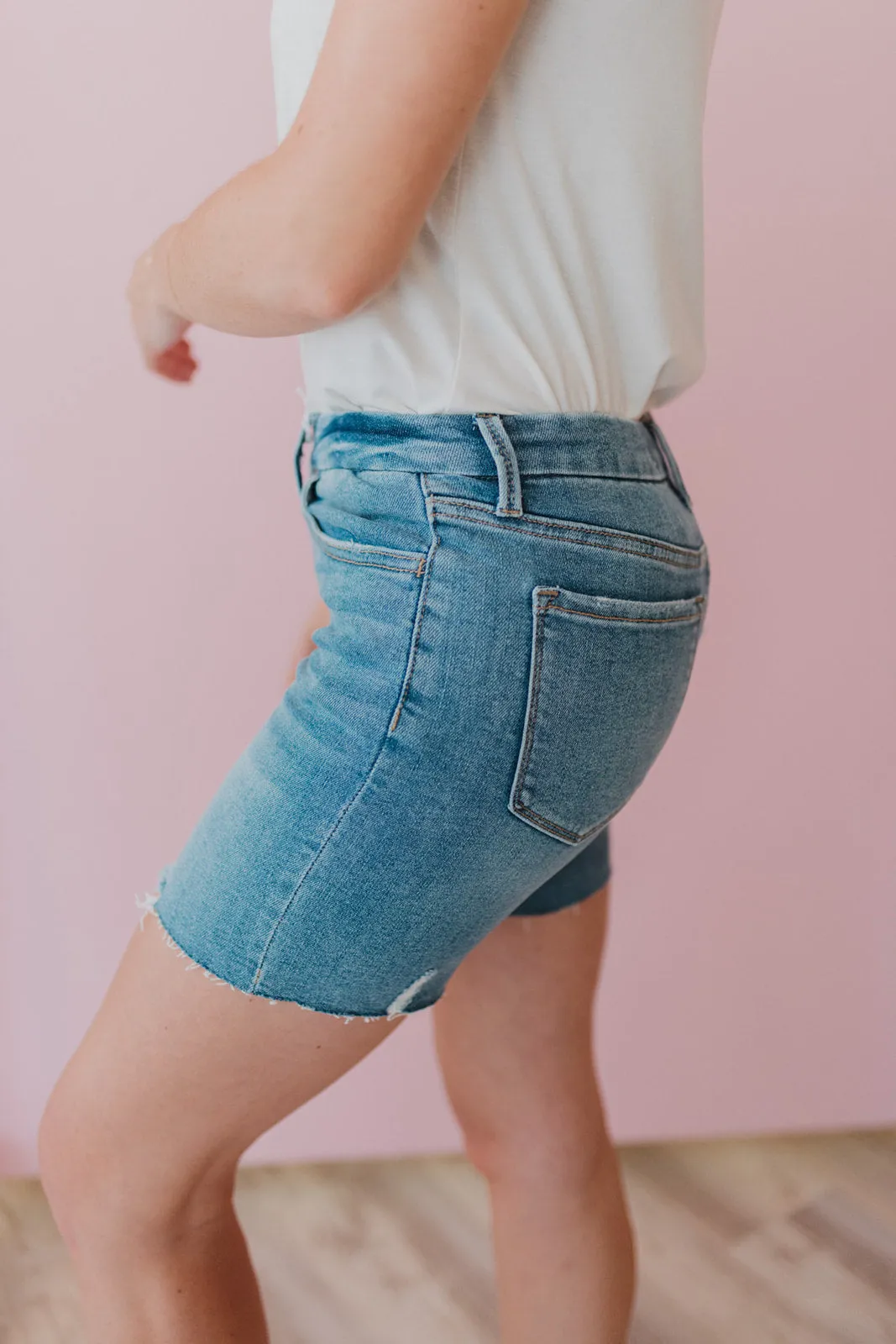 Vervet Loretta Medium Wash Midi Shorts