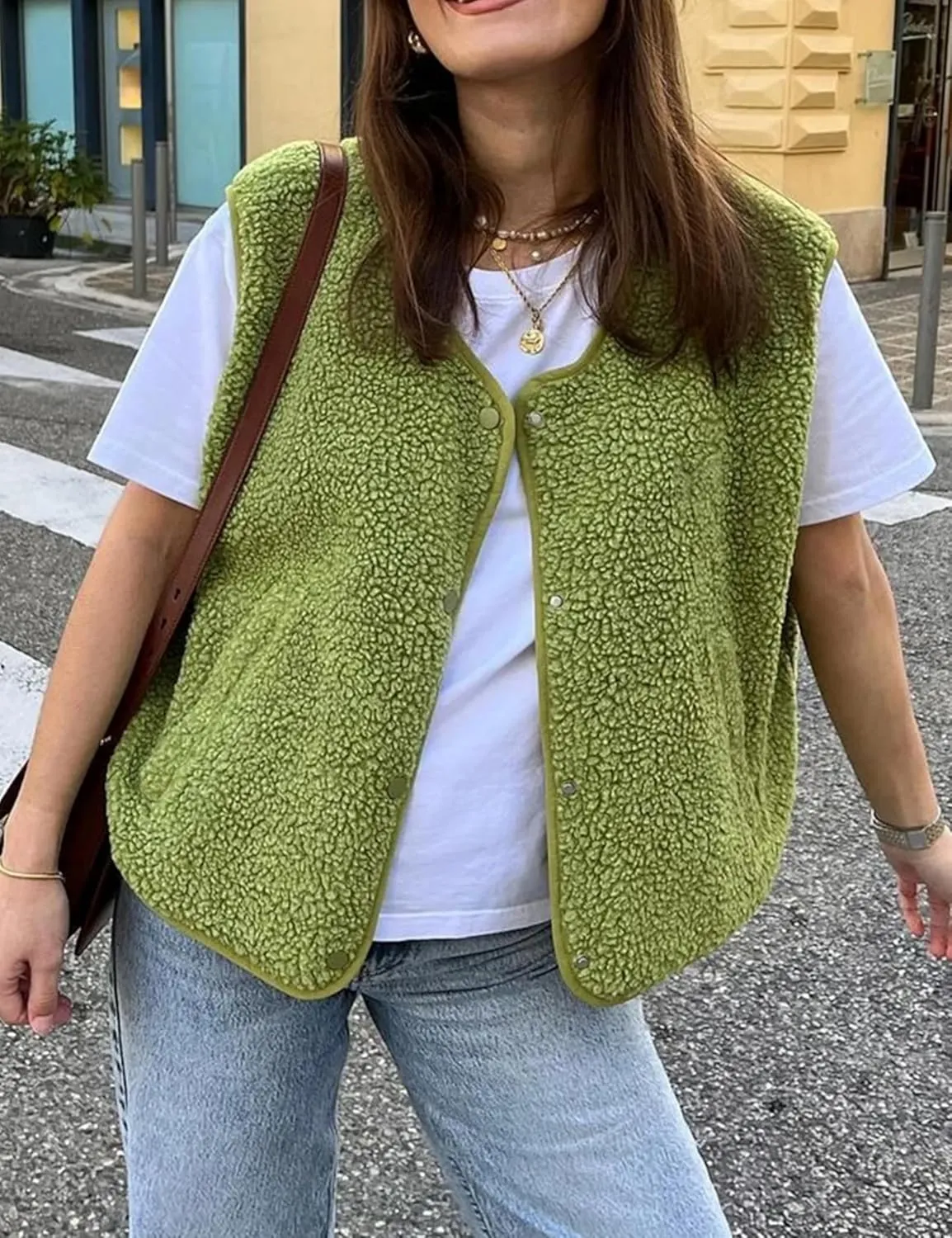 Womens Fuzzy Fleece Vest Casual Sleeveless Sherpa Jacket Warm Button Down Gilet Winter Outwear with Pockets